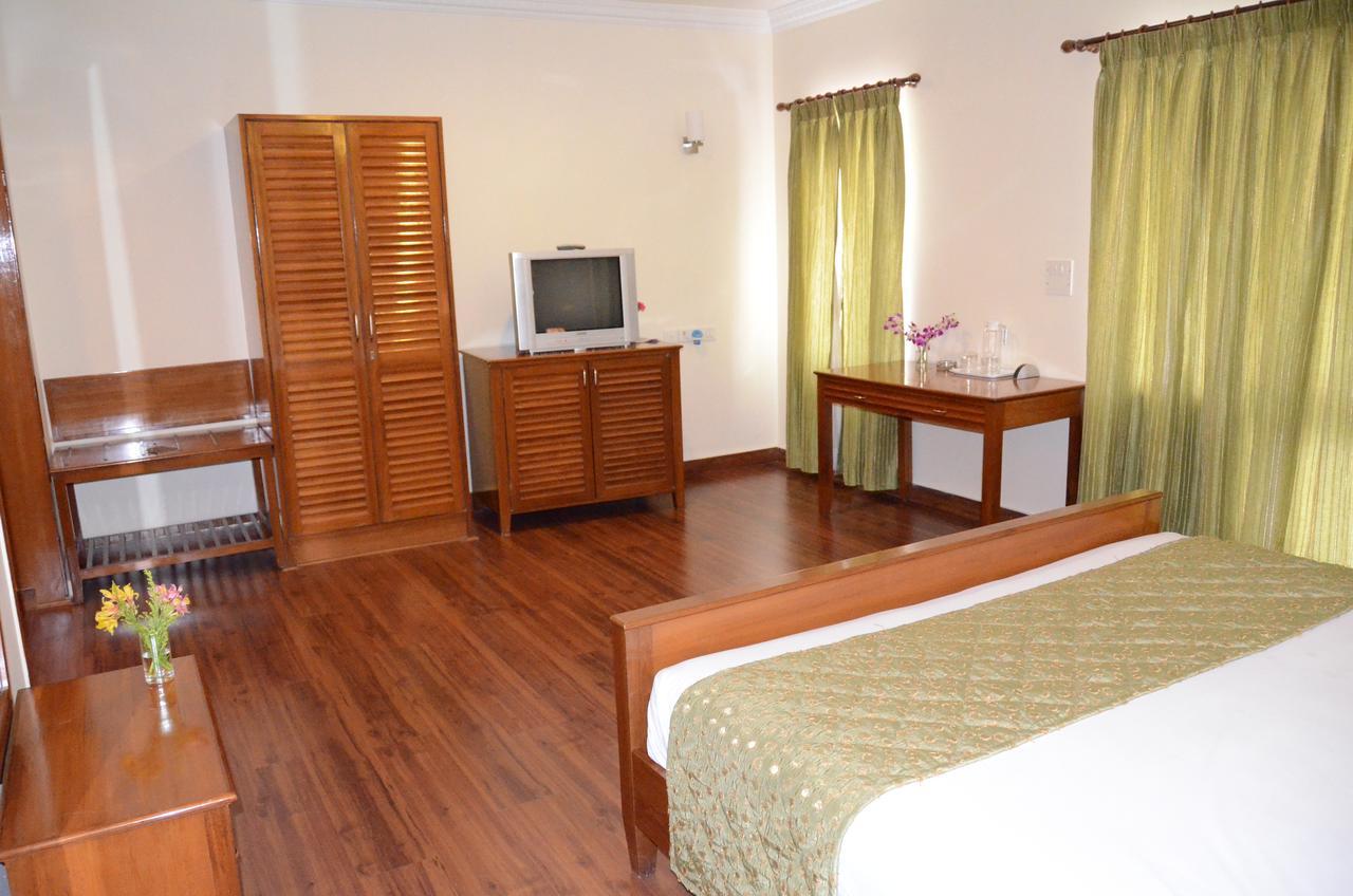 Trinity Suits Bangalore Luaran gambar
