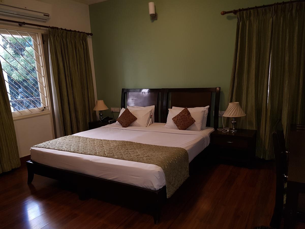 Trinity Suits Bangalore Luaran gambar
