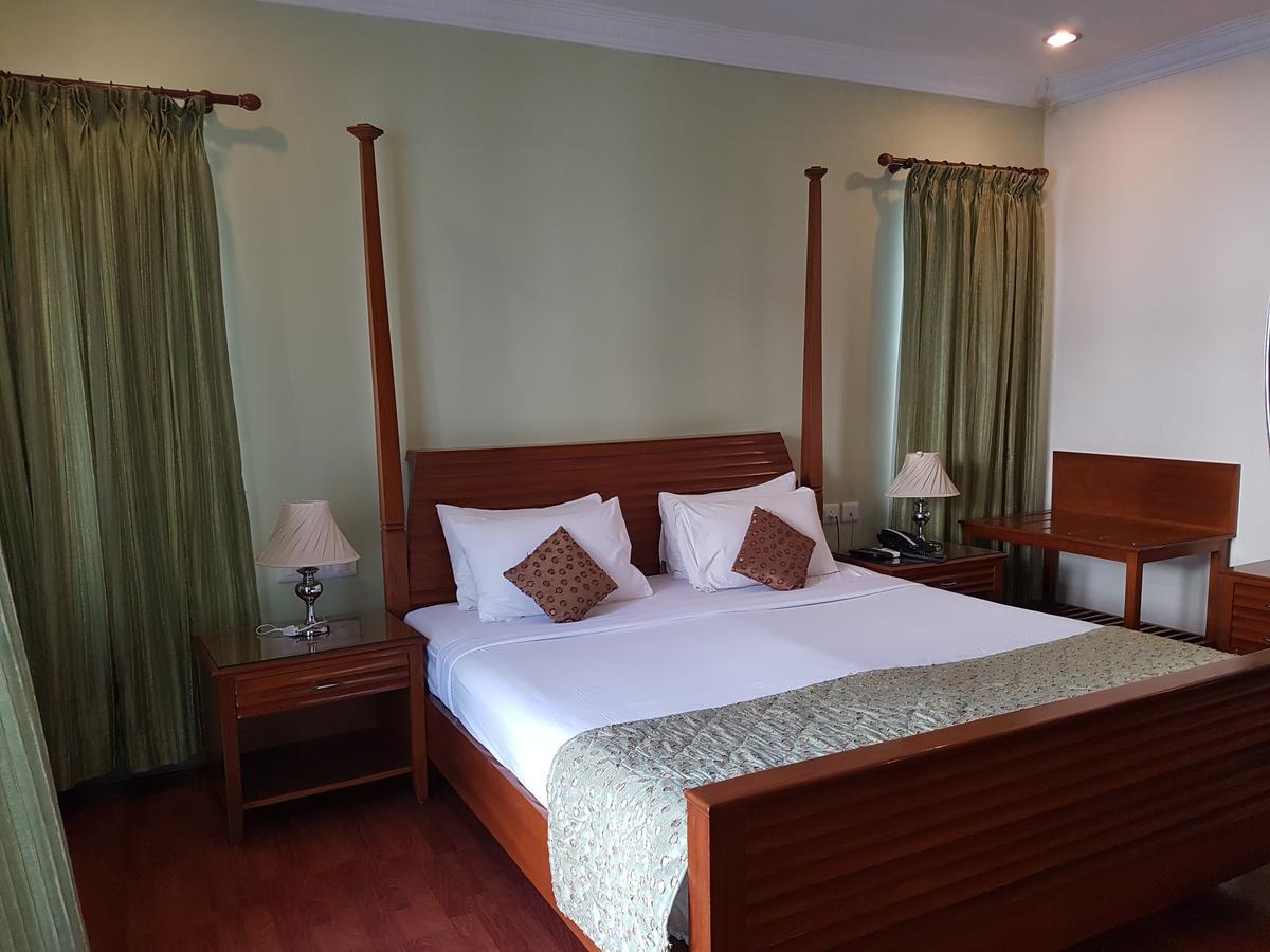Trinity Suits Bangalore Luaran gambar