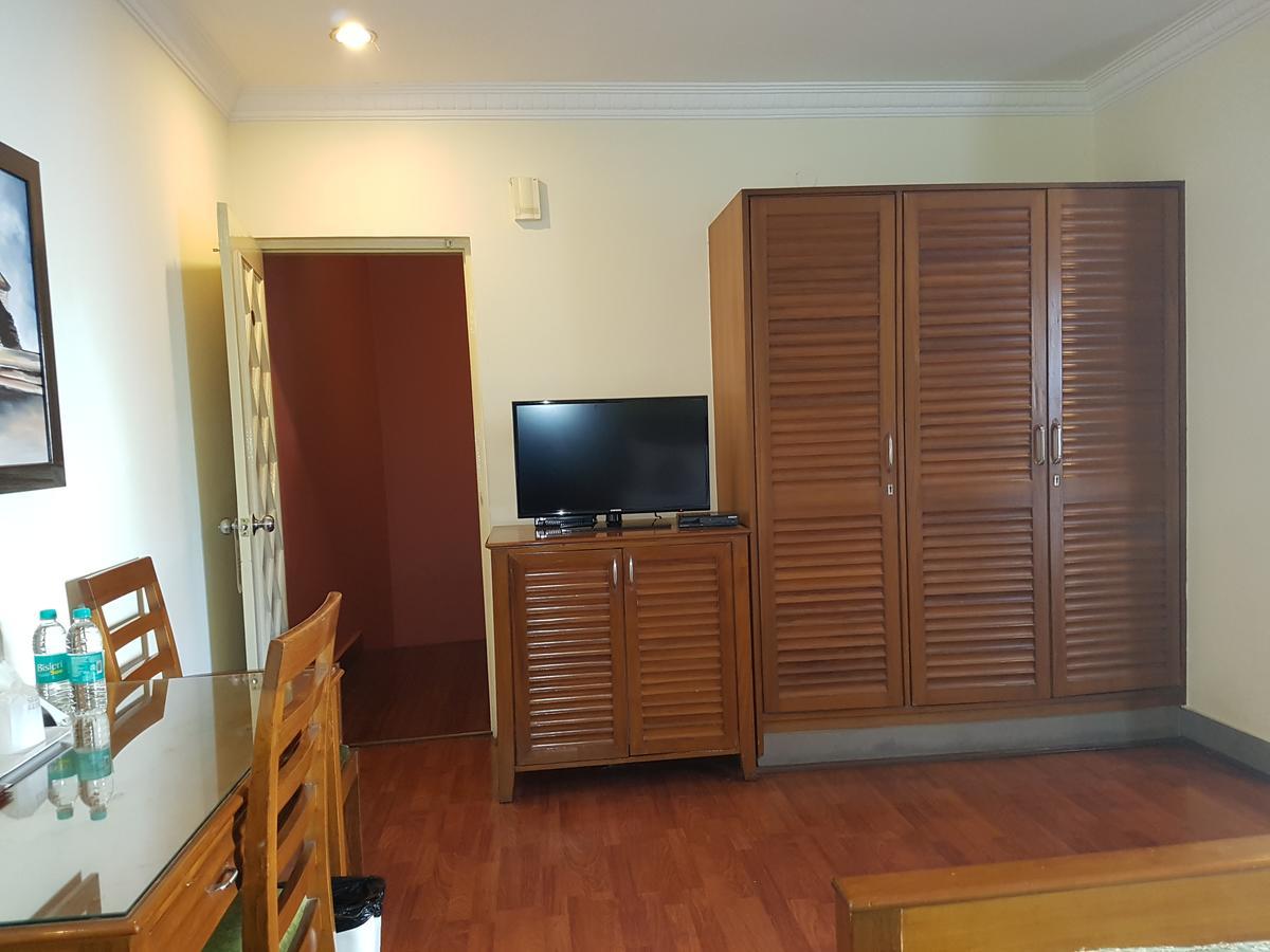 Trinity Suits Bangalore Luaran gambar
